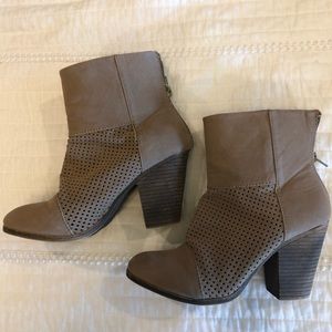 NWOT size 9 booties